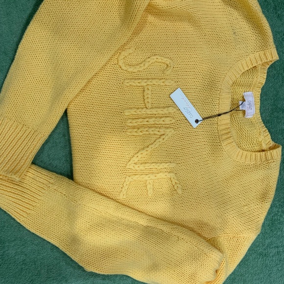 Sweater - Picture 4 of 5